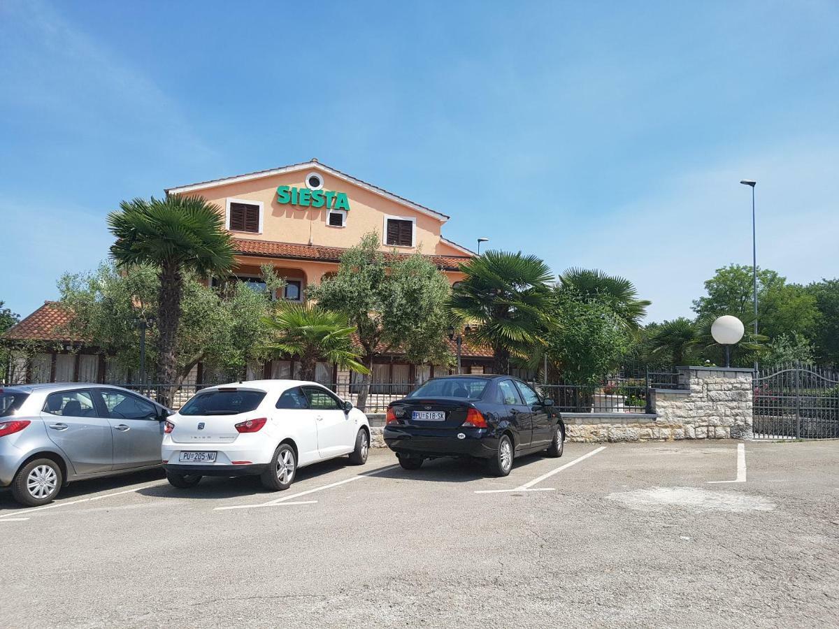 Rooms Siesta Пореч Экстерьер фото